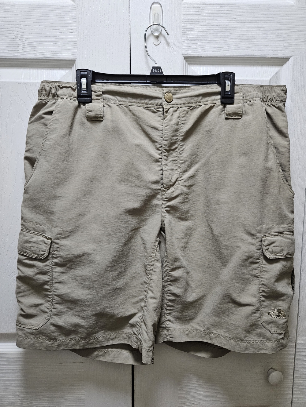 The North Face Men’s Tan Cargo Shorts Size XL Regular EUC